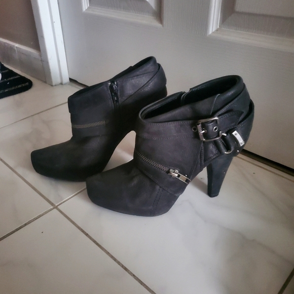 Black Ankle Boots - Picture 1 of 5